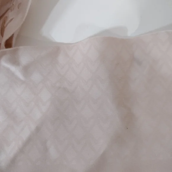 ✨🖤 Victoria’s Secret Racerback Push-Up Bra | Sleek Lift, Luxe Lace 💫size 34D - Picture 7 of 8